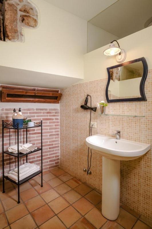 B&B La Dimora del Contadino Pietrapertosa Esterno foto